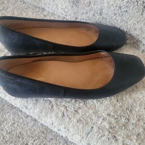 Vionic Black Women's Flats